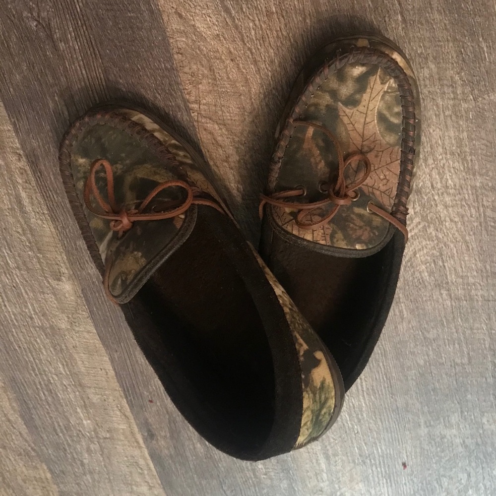 Men’s Size 9 Slip on Slippers Camo House shoes Medium Camouflage hunting print